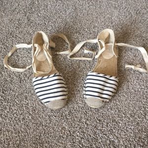 Espadrilles flats with ankle ties